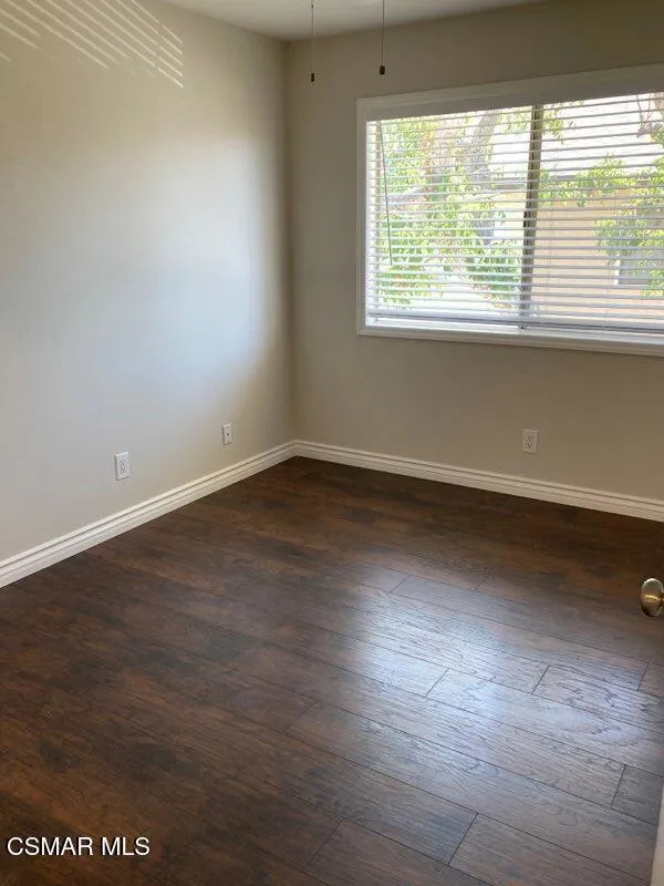2075 Avenida Vista Del Monte #4 Simi Valley, CA 93063