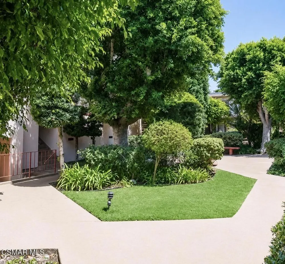 5400 Newcastle Avenue #68 Encino, CA 91316
