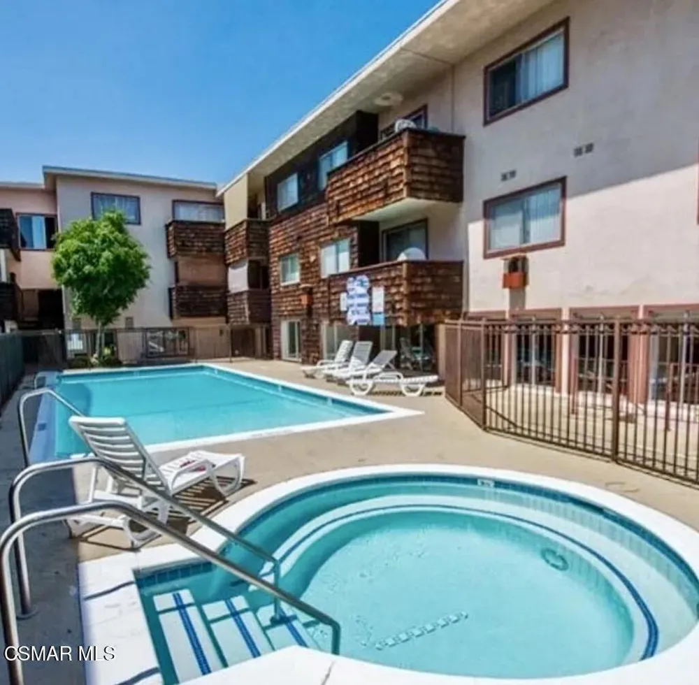 5400 Newcastle Avenue #68 Encino, CA 91316