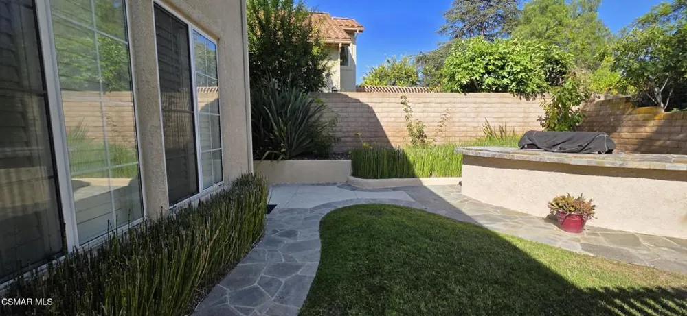 2792 Sandhurst Avenue Thousand Oaks, CA 91362