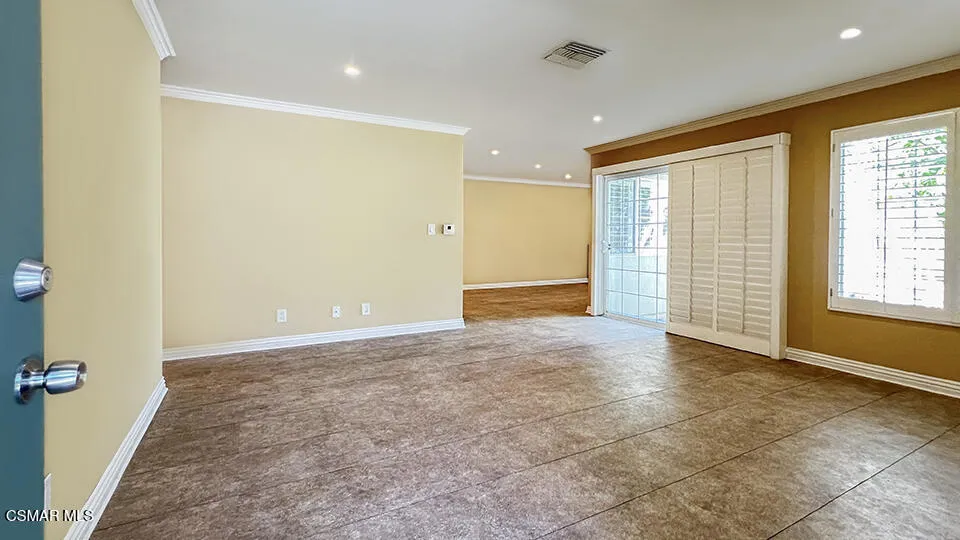 6501 Vanalden Avenue #6 Reseda, CA 91335