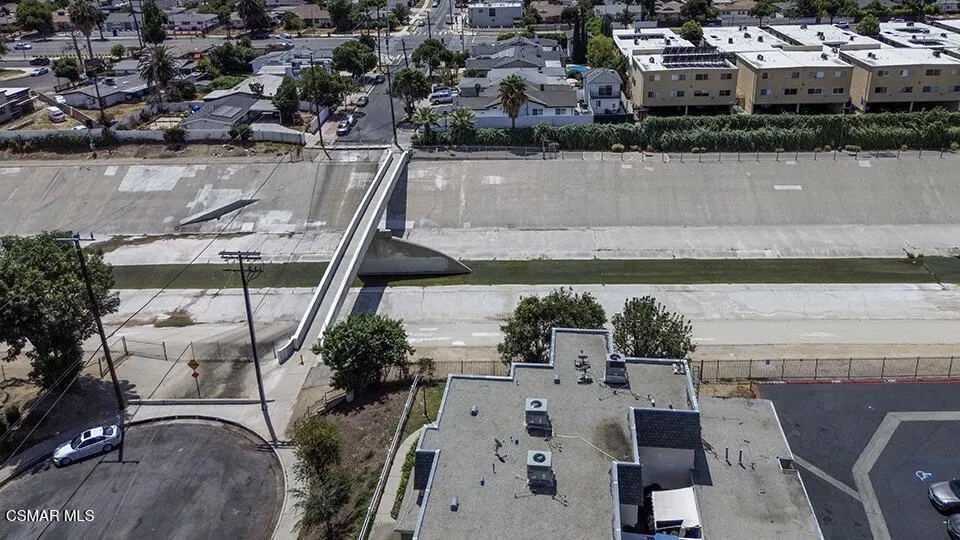 6501 Vanalden Avenue #6 Reseda, CA 91335