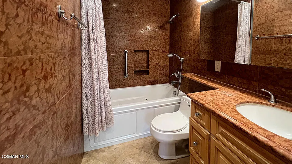 6501 Vanalden Avenue #6 Reseda, CA 91335
