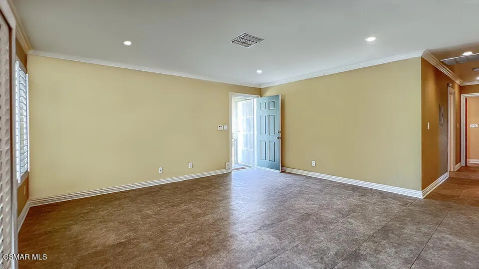 6501 Vanalden Avenue #6 Reseda, CA 91335