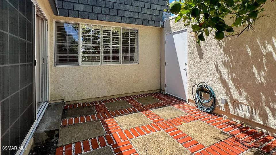 6501 Vanalden Avenue #6 Reseda, CA 91335