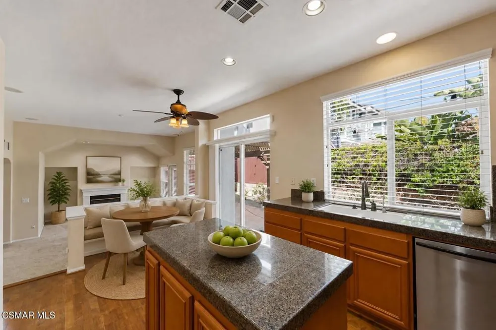 764 Saratoga Avenue Ventura, CA 93003