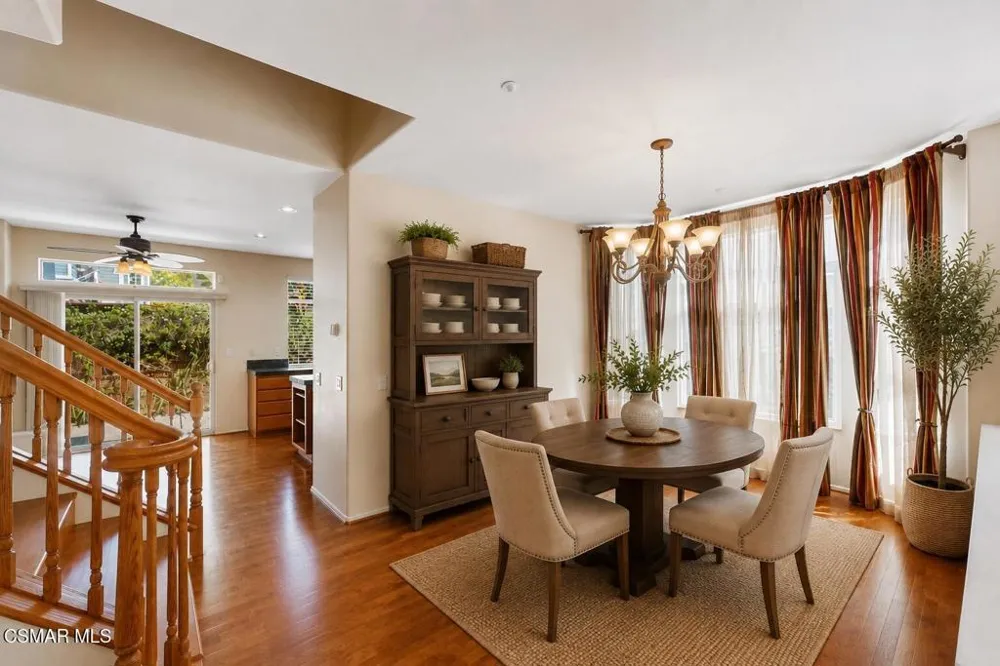 764 Saratoga Avenue Ventura, CA 93003