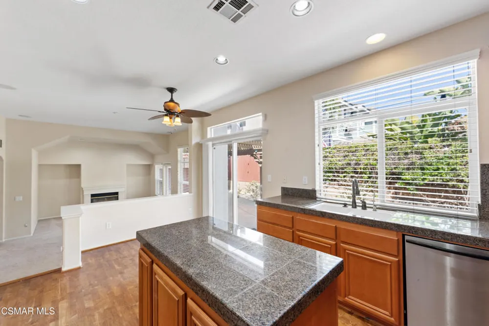 764 Saratoga Avenue Ventura, CA 93003