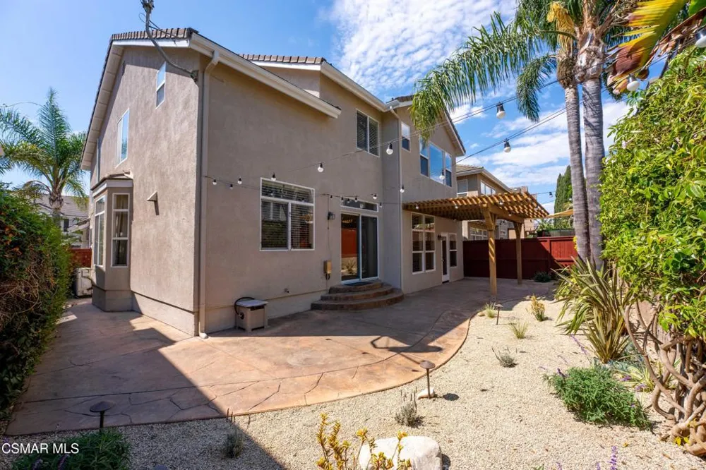 764 Saratoga Avenue Ventura, CA 93003