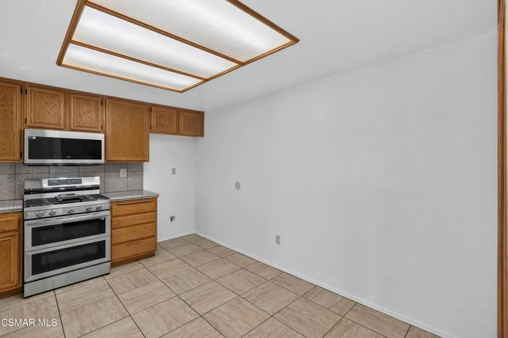 704 Wind Willow Way Simi Valley, CA 93065