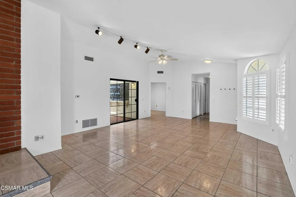 704 Wind Willow Way Simi Valley, CA 93065