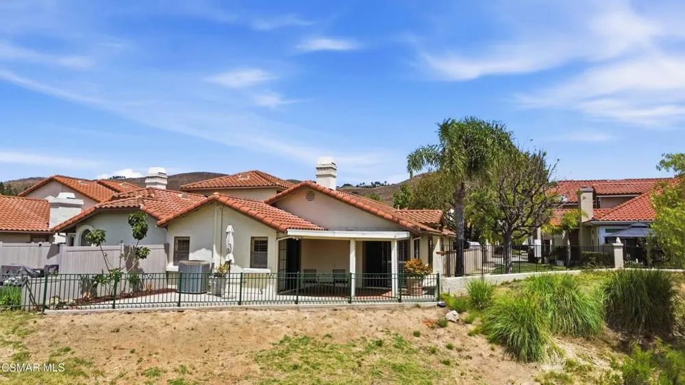704 Wind Willow Way Simi Valley, CA 93065