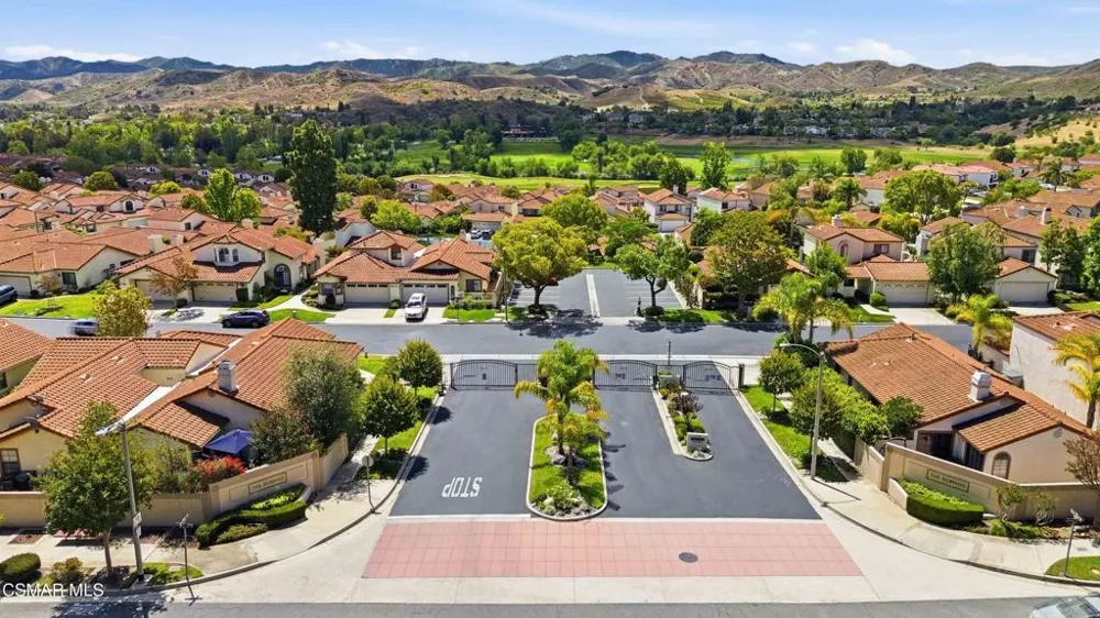 704 Wind Willow Way Simi Valley, CA 93065