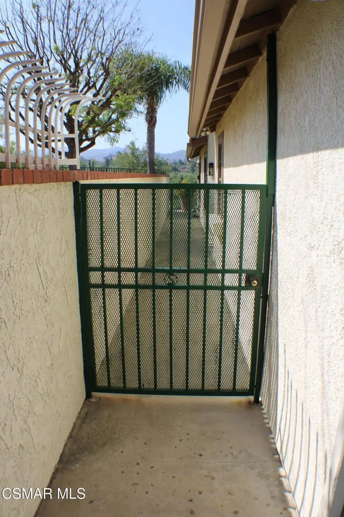 704 Wind Willow Way Simi Valley, CA 93065