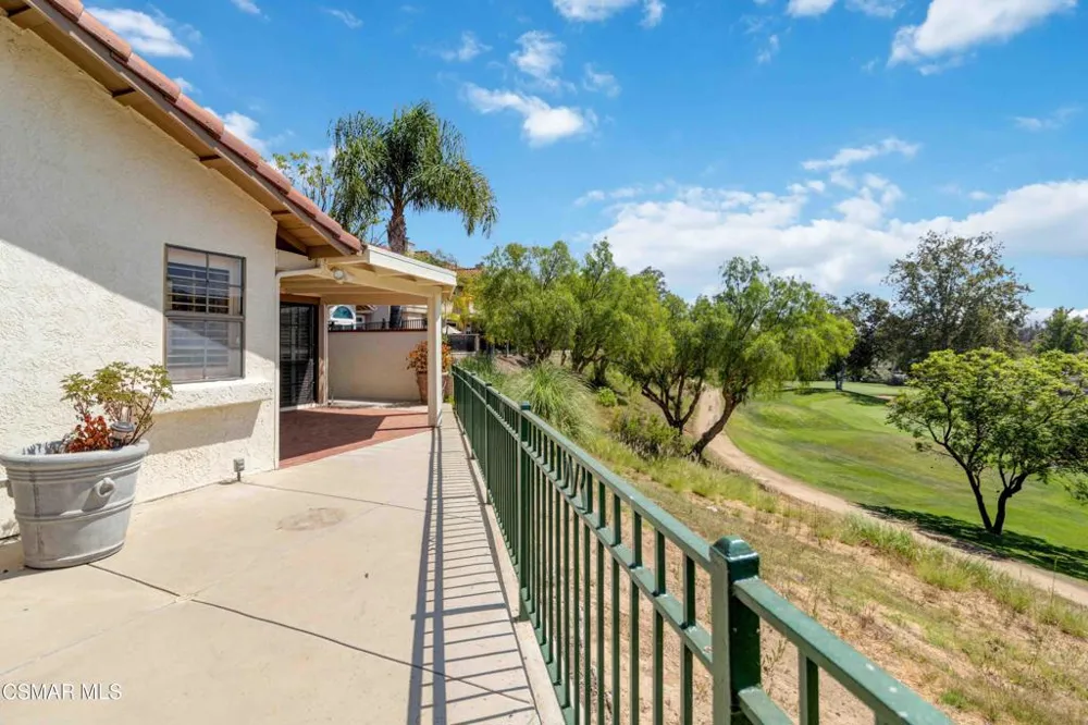 704 Wind Willow Way Simi Valley, CA 93065