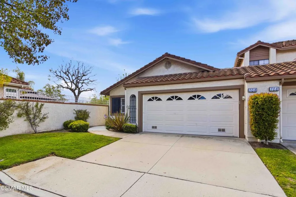 704 Wind Willow Way Simi Valley, CA 93065