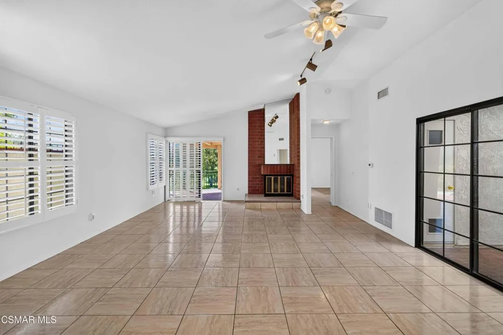 704 Wind Willow Way Simi Valley, CA 93065