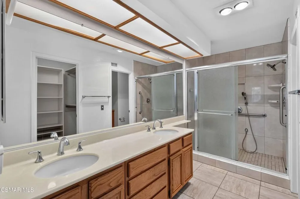 704 Wind Willow Way Simi Valley, CA 93065