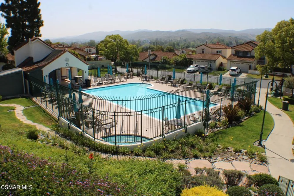 704 Wind Willow Way Simi Valley, CA 93065