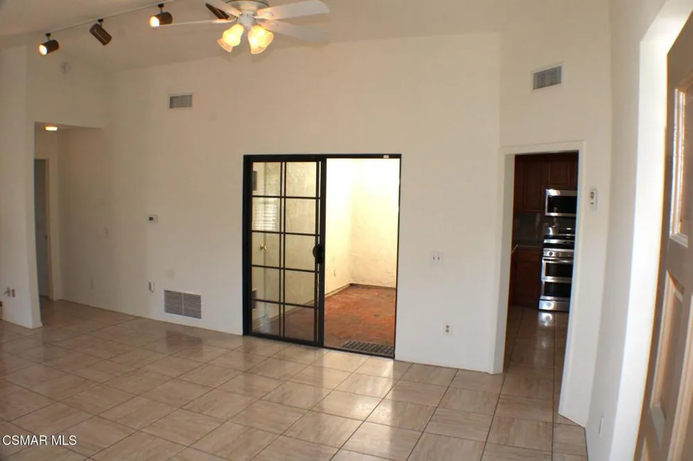704 Wind Willow Way Simi Valley, CA 93065