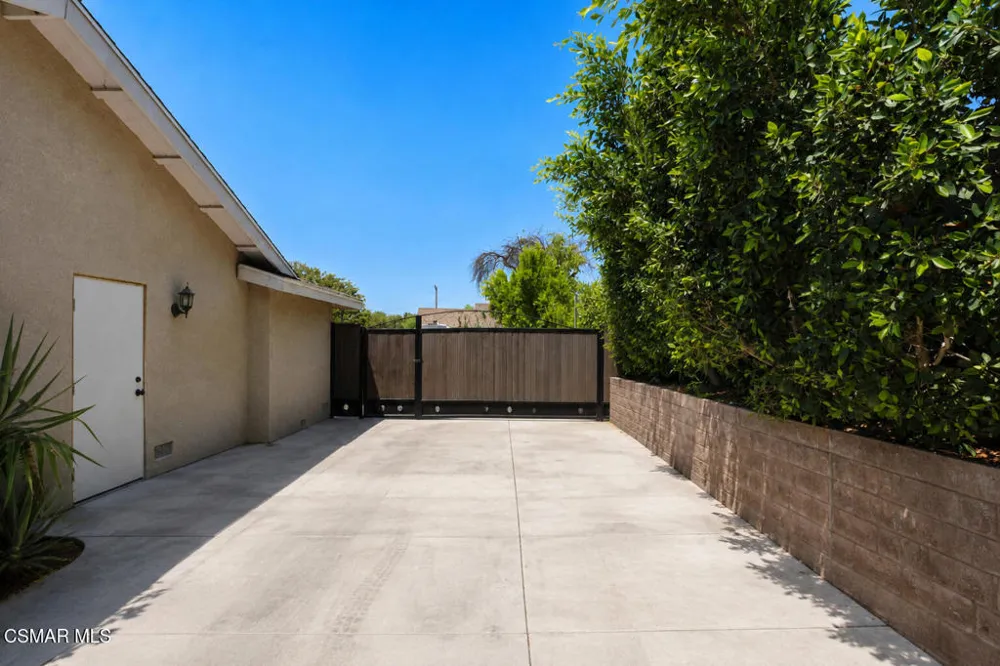 1450 Calle Avellano Thousand Oaks, CA 91360