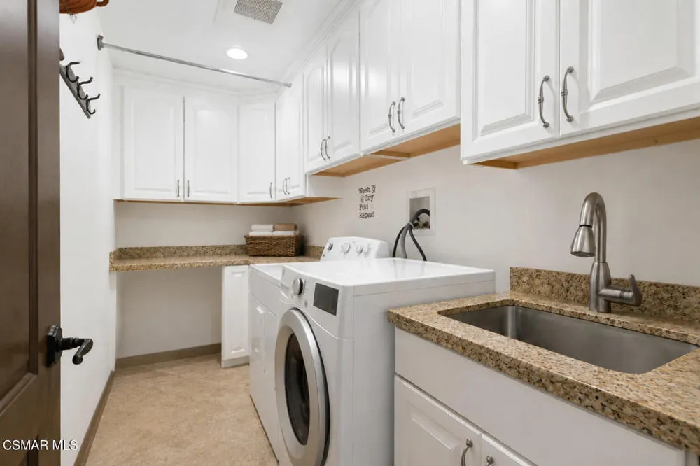 1450 Calle Avellano Thousand Oaks, CA 91360