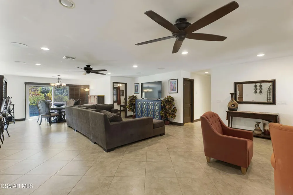 1450 Calle Avellano Thousand Oaks, CA 91360