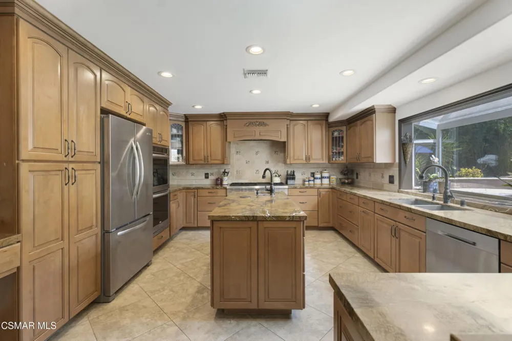1450 Calle Avellano Thousand Oaks, CA 91360