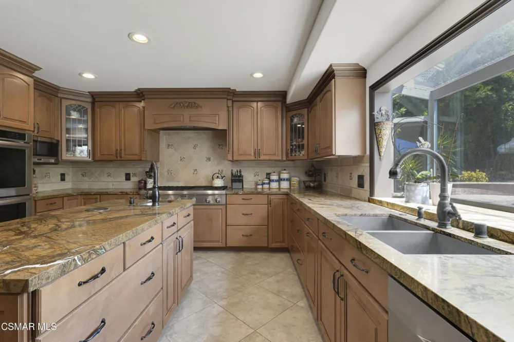 1450 Calle Avellano Thousand Oaks, CA 91360