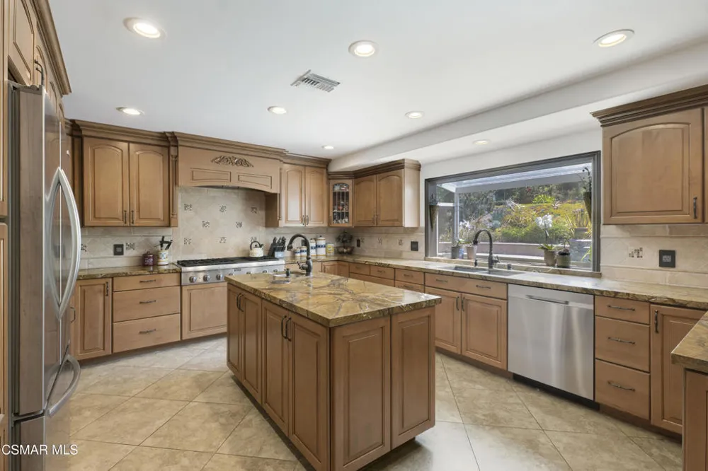 1450 Calle Avellano Thousand Oaks, CA 91360