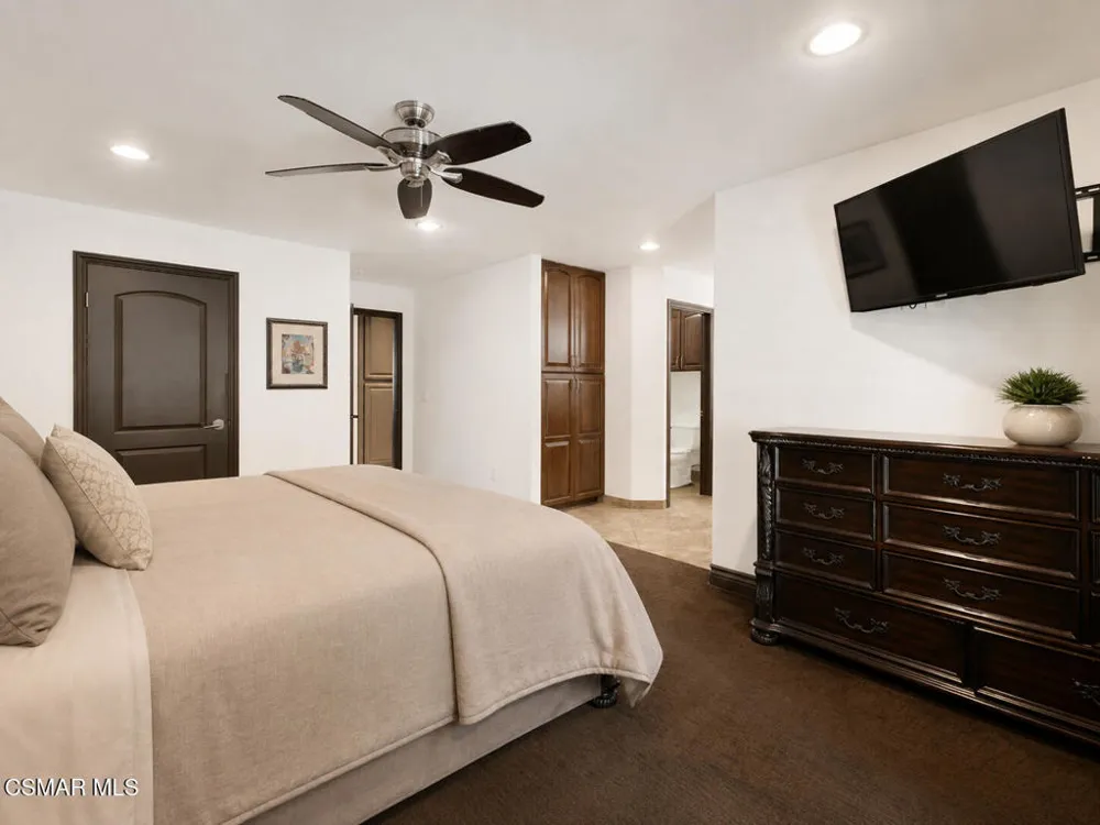 1450 Calle Avellano Thousand Oaks, CA 91360