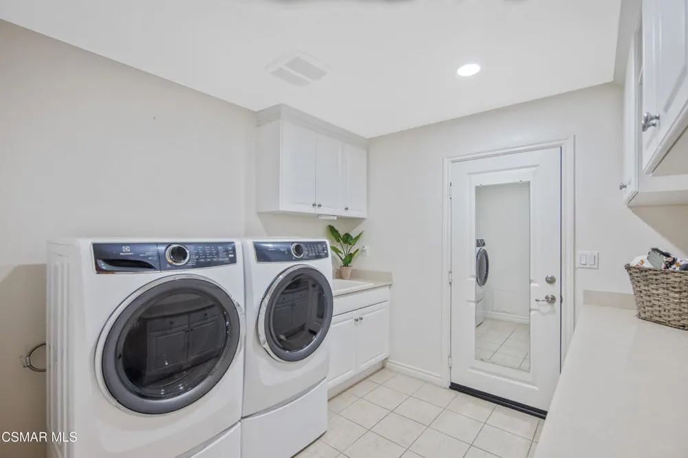 13233 Bent Grass Place Moorpark, CA 93021