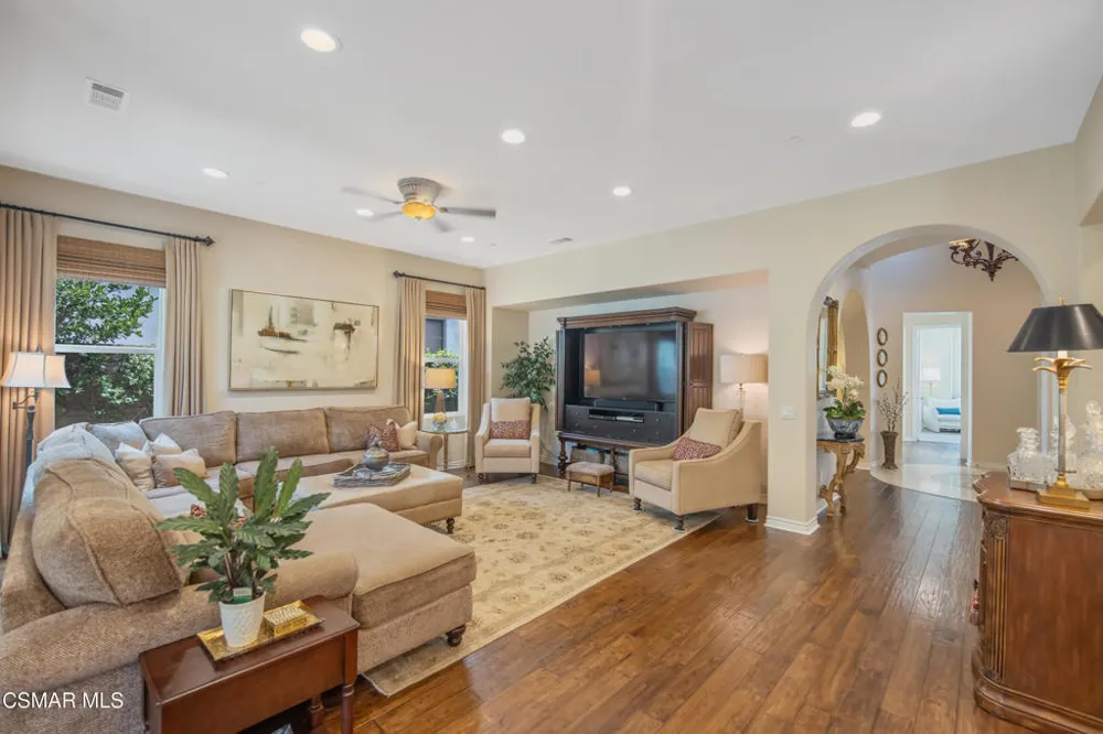 13233 Bent Grass Place Moorpark, CA 93021