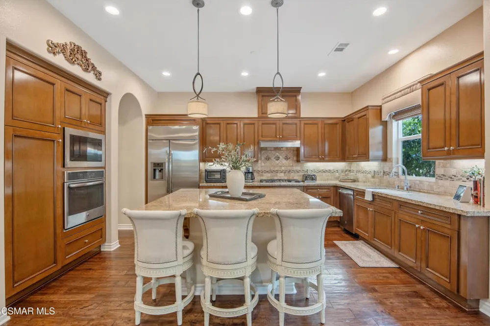 13233 Bent Grass Place Moorpark, CA 93021