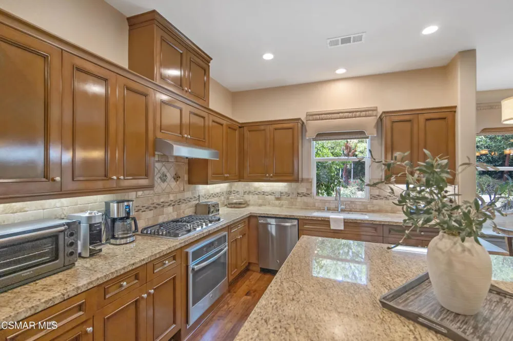 13233 Bent Grass Place Moorpark, CA 93021