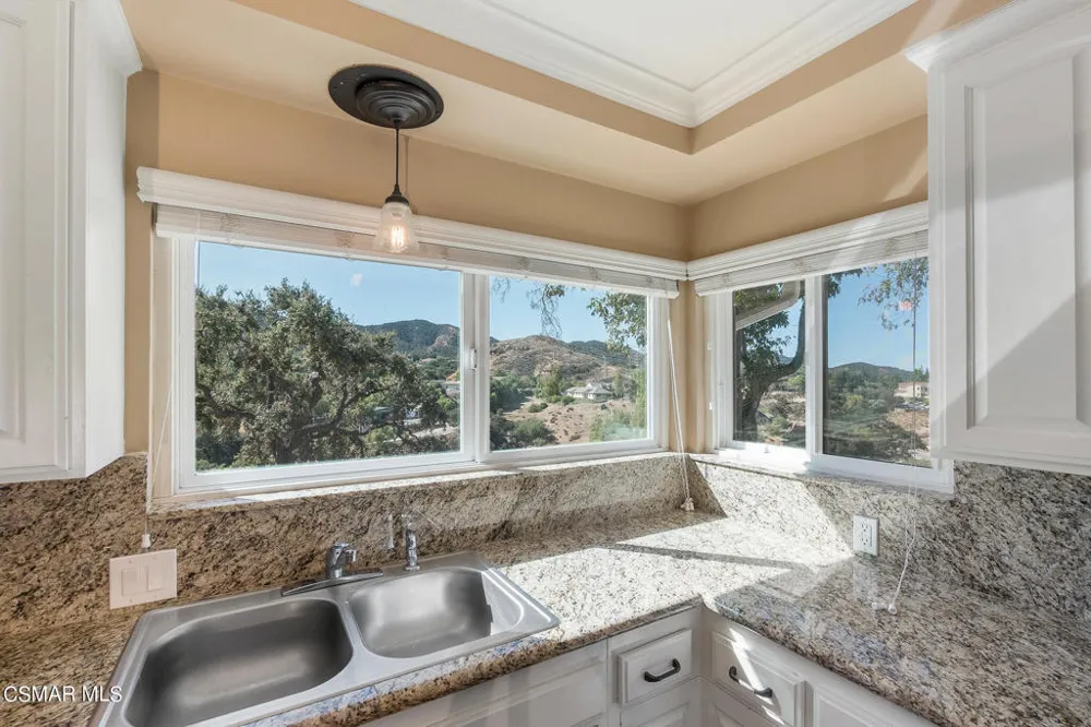 167 Rimrock Road Thousand Oaks, CA 91361