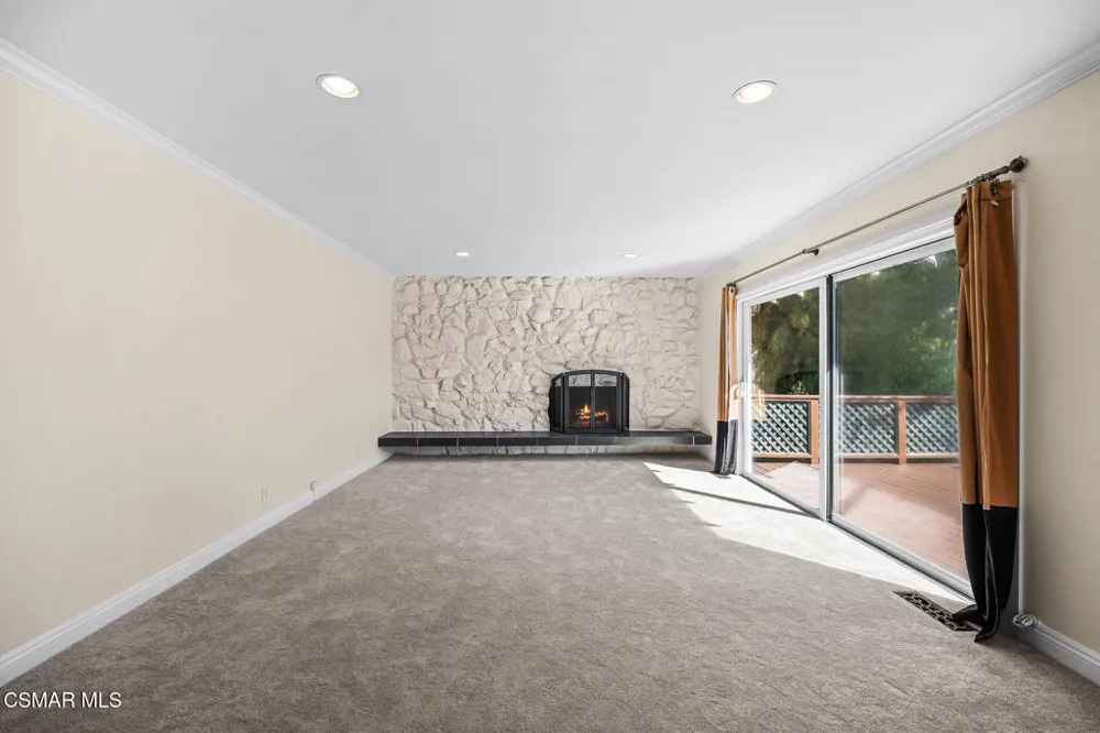 167 Rimrock Road Thousand Oaks, CA 91361