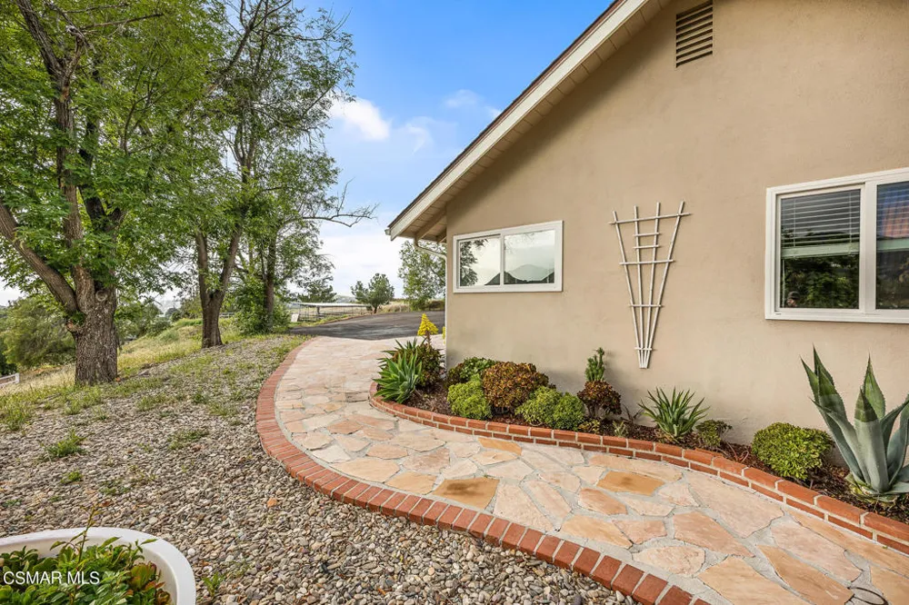 167 Rimrock Road Thousand Oaks, CA 91361