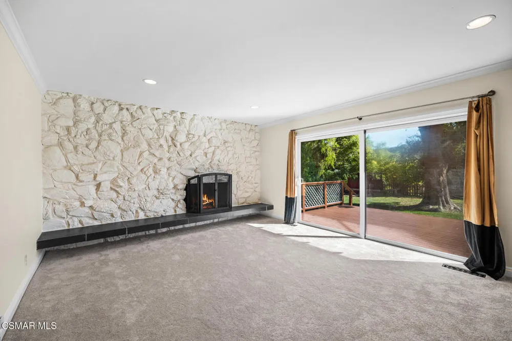 167 Rimrock Road Thousand Oaks, CA 91361