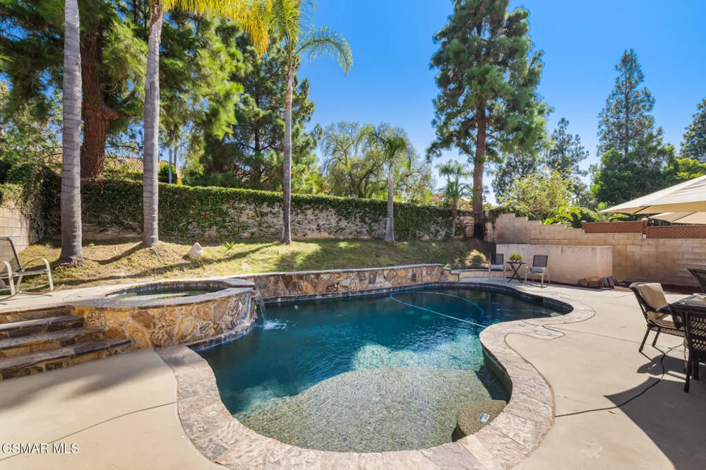 12154 Cherry Grove Street Moorpark, CA 93021