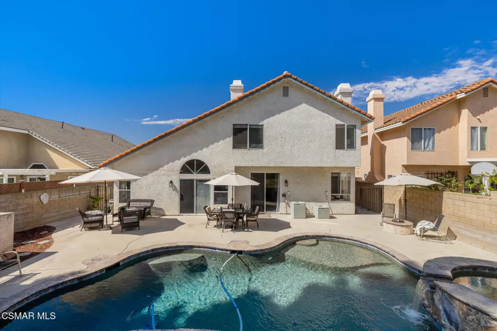 12154 Cherry Grove Street Moorpark, CA 93021