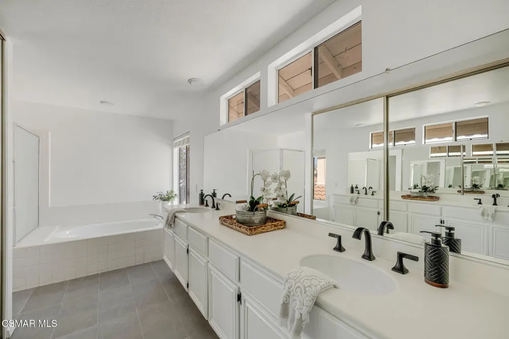 12154 Cherry Grove Street Moorpark, CA 93021