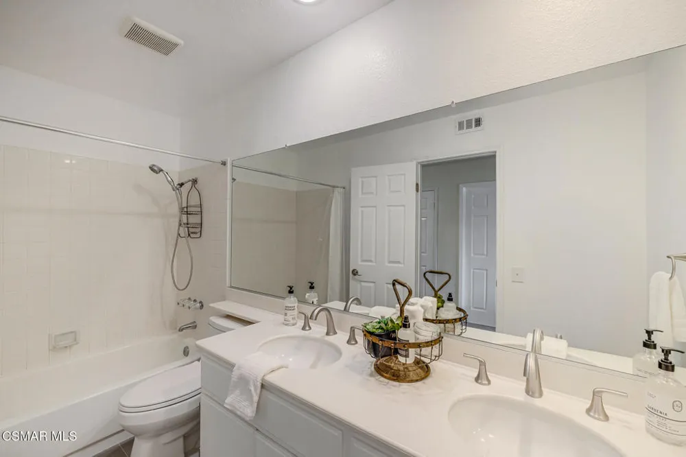12154 Cherry Grove Street Moorpark, CA 93021