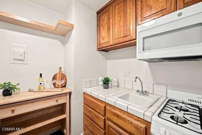 31567 Lindero Canyon Road #5 Westlake Village, CA 91361