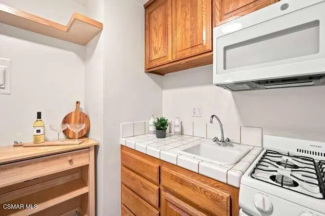 31567 Lindero Canyon Road #5 Westlake Village, CA 91361