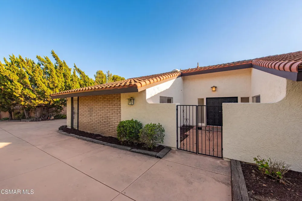 1845 Calle Petaluma Thousand Oaks, CA 91360