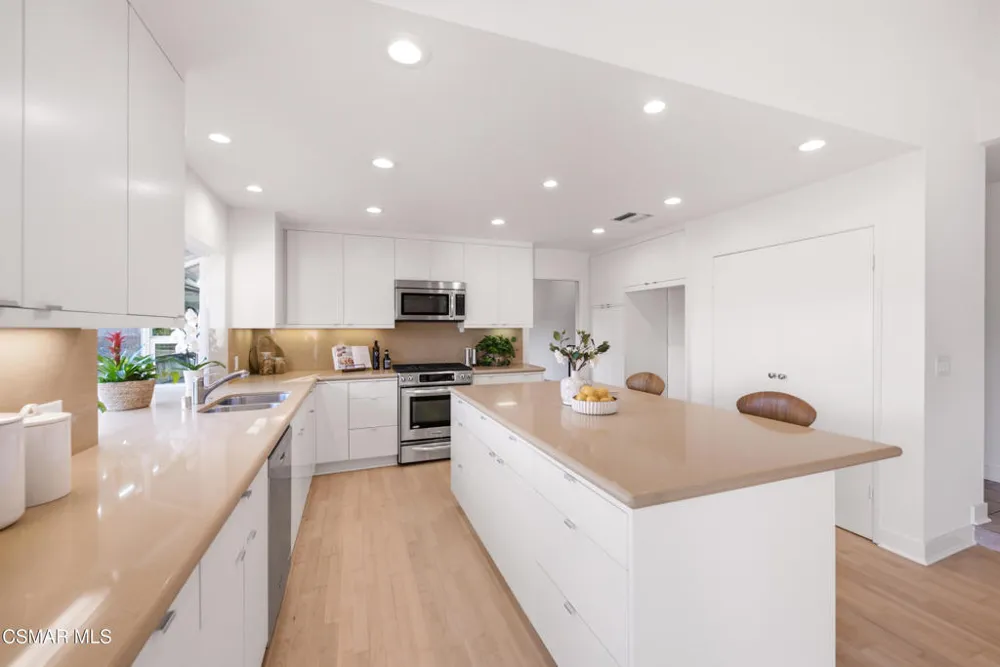 1845 Calle Petaluma Thousand Oaks, CA 91360
