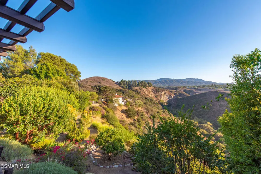 1845 Calle Petaluma Thousand Oaks, CA 91360