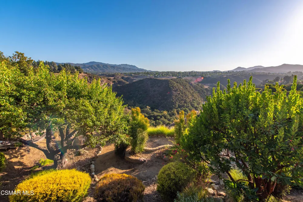 1845 Calle Petaluma Thousand Oaks, CA 91360