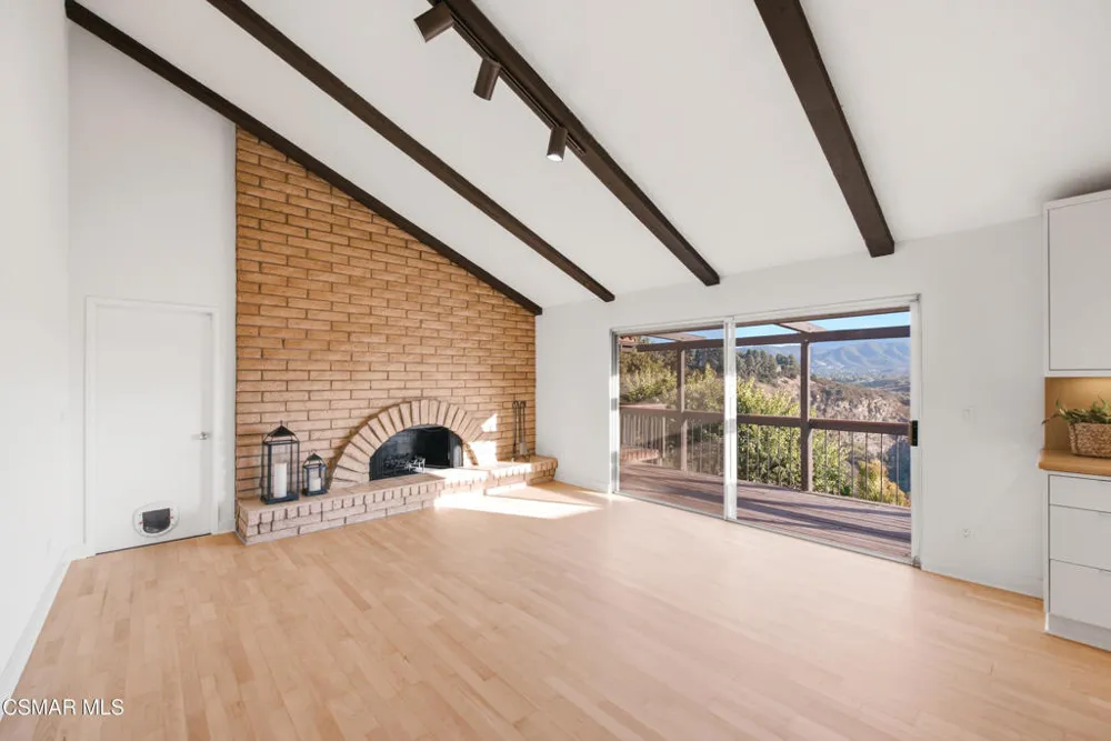 1845 Calle Petaluma Thousand Oaks, CA 91360